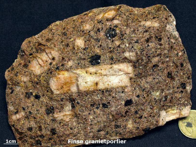 Finse granietporfier - Zwerfsteen van Emmerschans (Dr.)